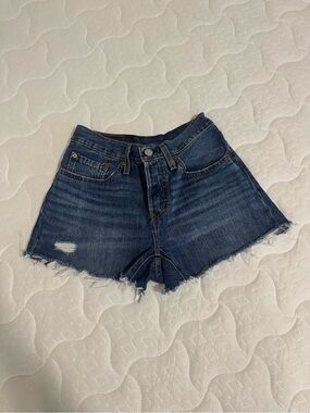 Levi’s Mid-Rise Dark Blue Denim shorts